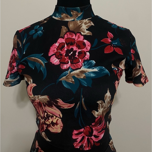 Two Piece Floral Set - Picture 2 of 10